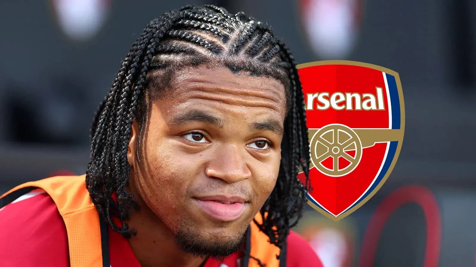 Jugador de Arsenal posando con peinado trenzado Jugador de Arsenal posando con peinado trenzado