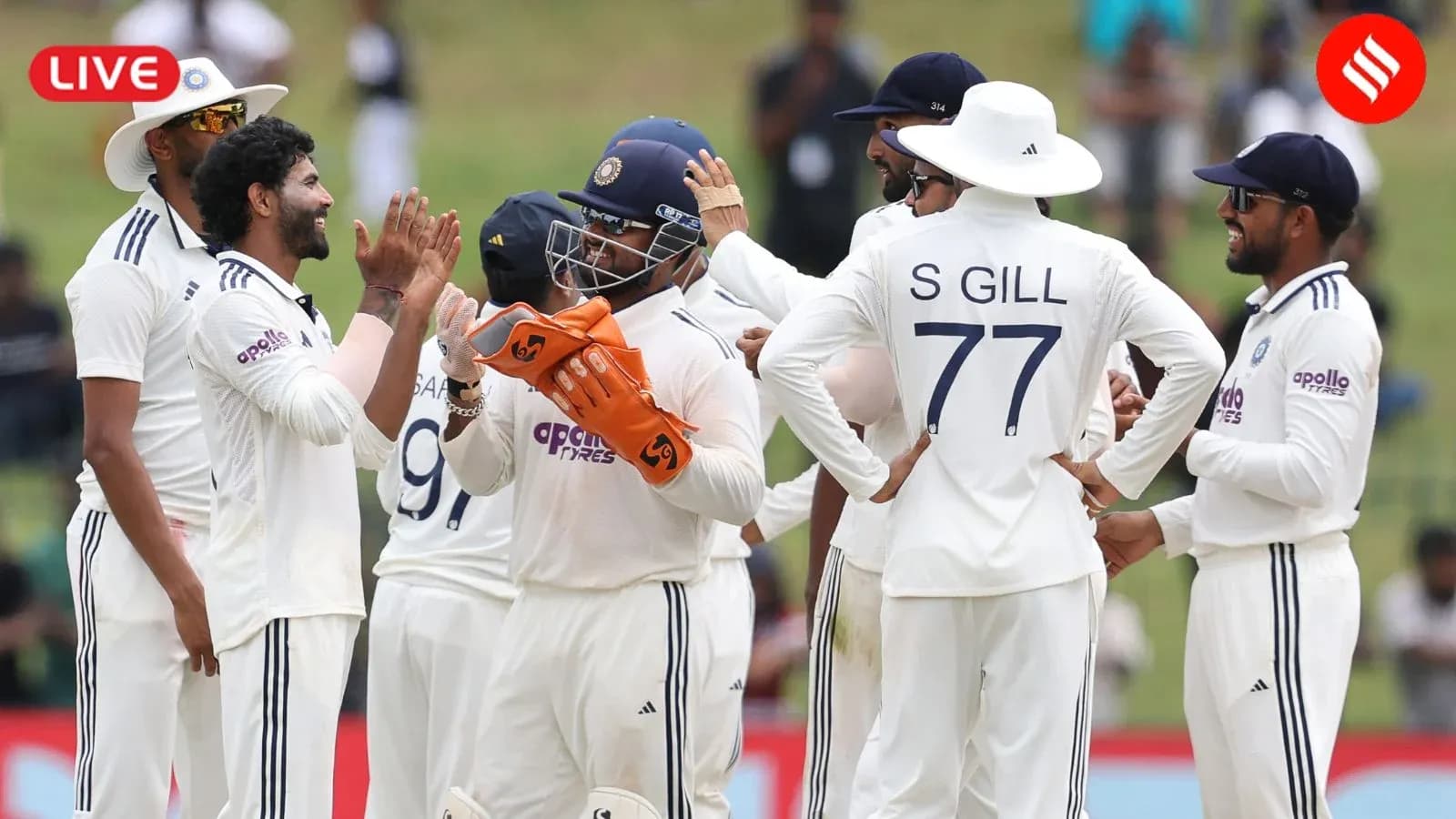 Jugadores de cricket de India celebrando un wicket Jugadores de cricket de India celebrando un wicket