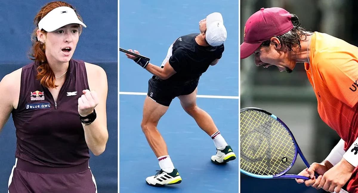 Jugadores de tenis en acción durante un torneo Jugadores de tenis en acción durante un torneo