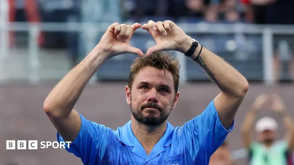 Jugador de tenis haciendo un corazón con las manos Jugador de tenis haciendo un corazón con las manos