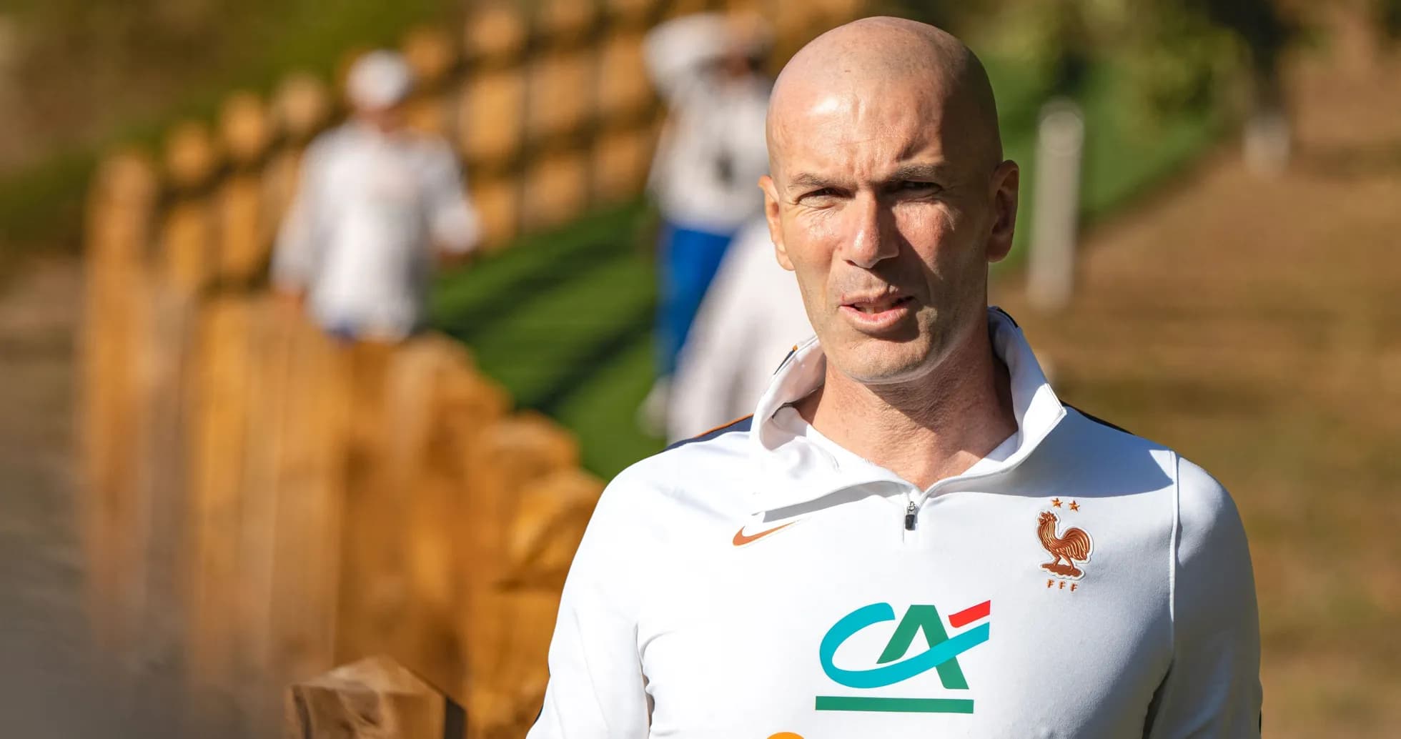 Zinedine Zidane en entrenamiento con la selección francesa Zinedine Zidane en entrenamiento con la selección francesa