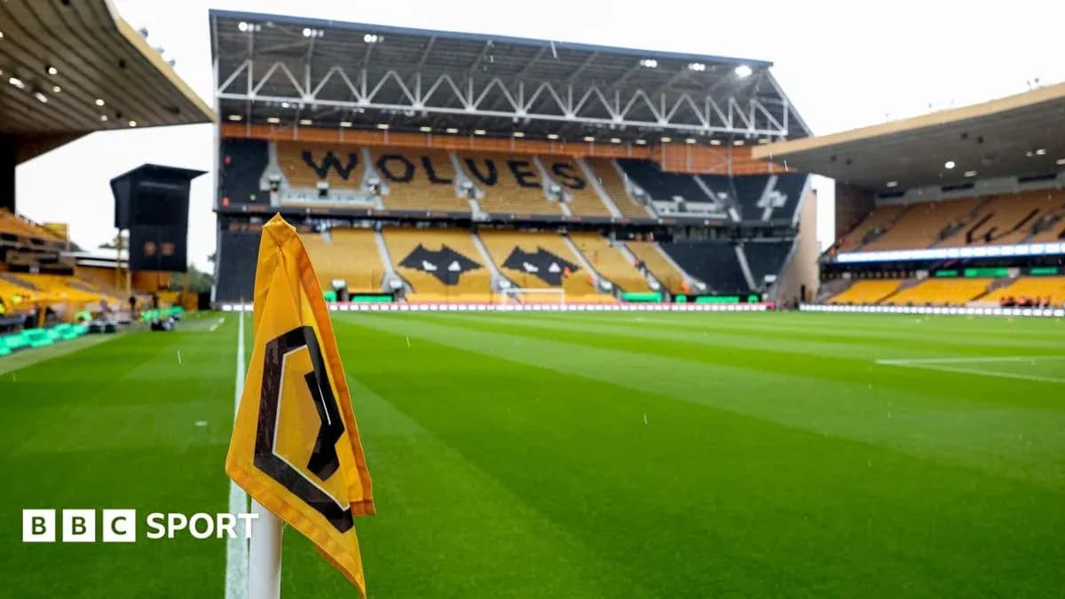 Esquina del campo en el estadio de los Wolves Esquina del campo en el estadio de los Wolves