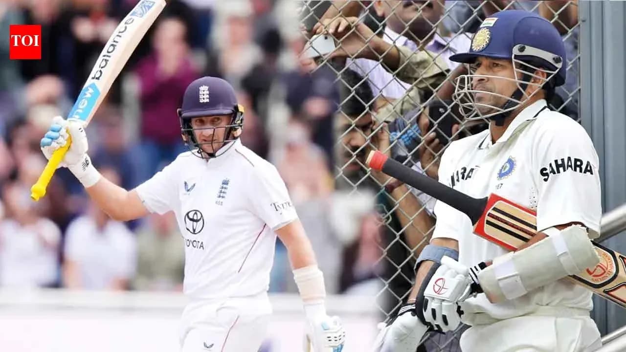 Jugador de cricket inglés saludando a la multitud Jugador de cricket inglés saludando a la multitud