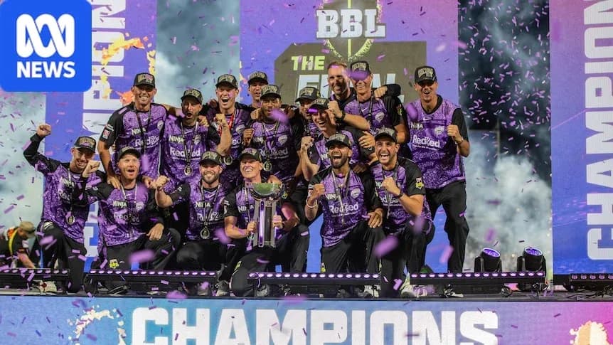 Equipo celebrando su victoria en la final de BBL Equipo celebrando su victoria en la final de BBL
