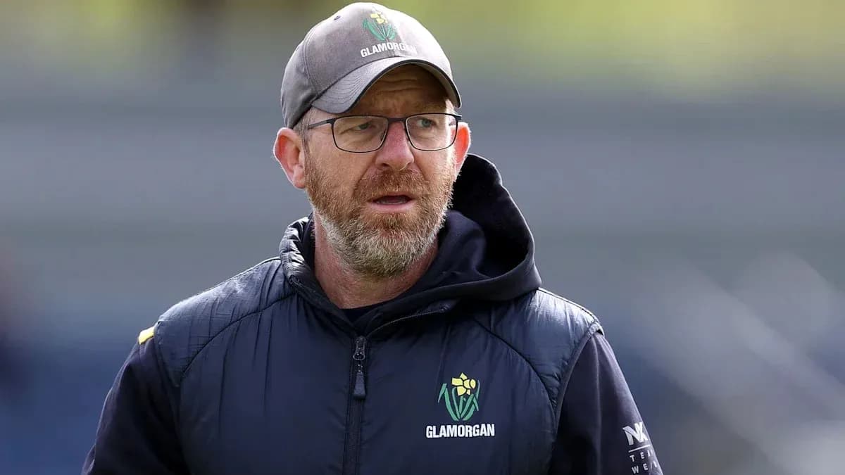 Entrenador de Glamorgan durante sesión de entrenamiento Entrenador de Glamorgan durante sesión de entrenamiento